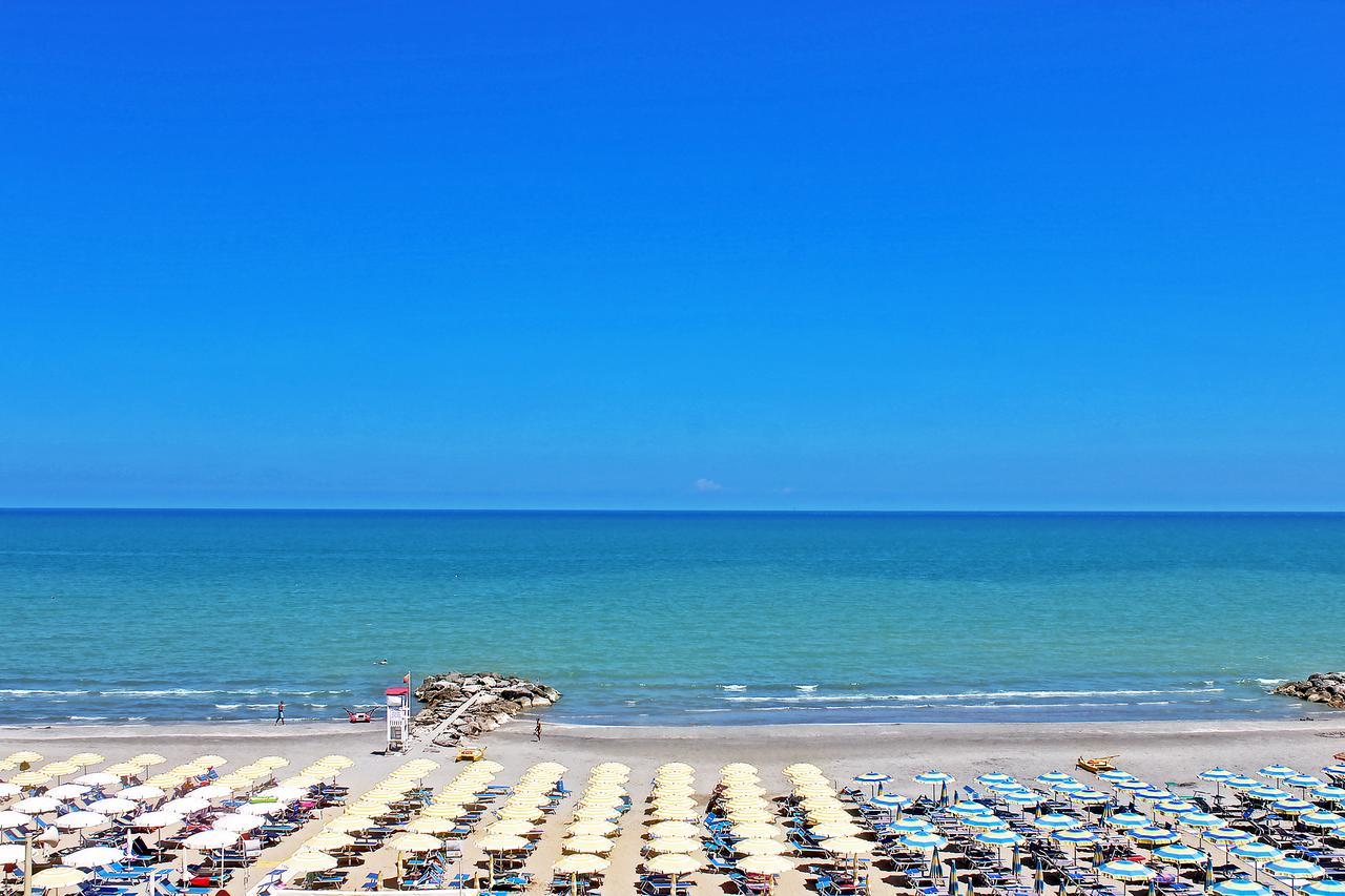 Hotel Europa Misano Adriatico Exterior photo