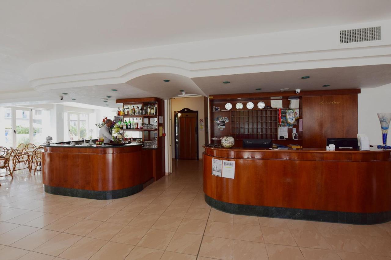 Hotel Europa Misano Adriatico Exterior photo