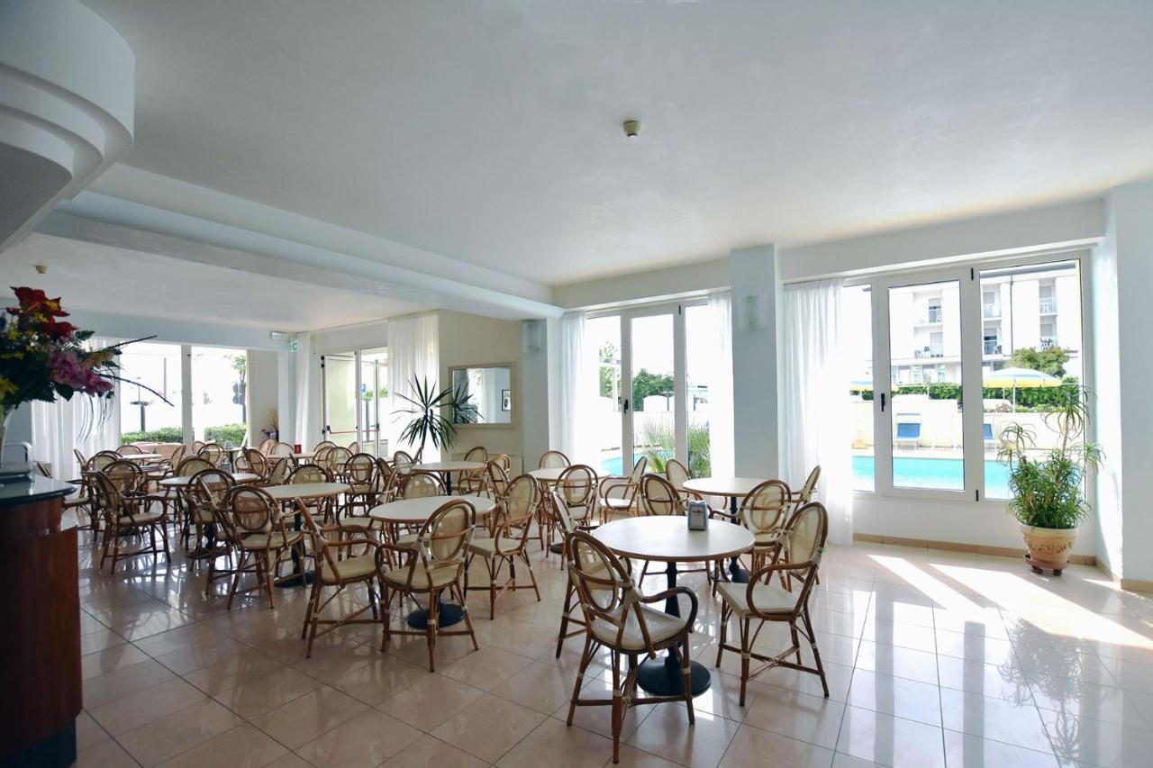 Hotel Europa Misano Adriatico Exterior photo